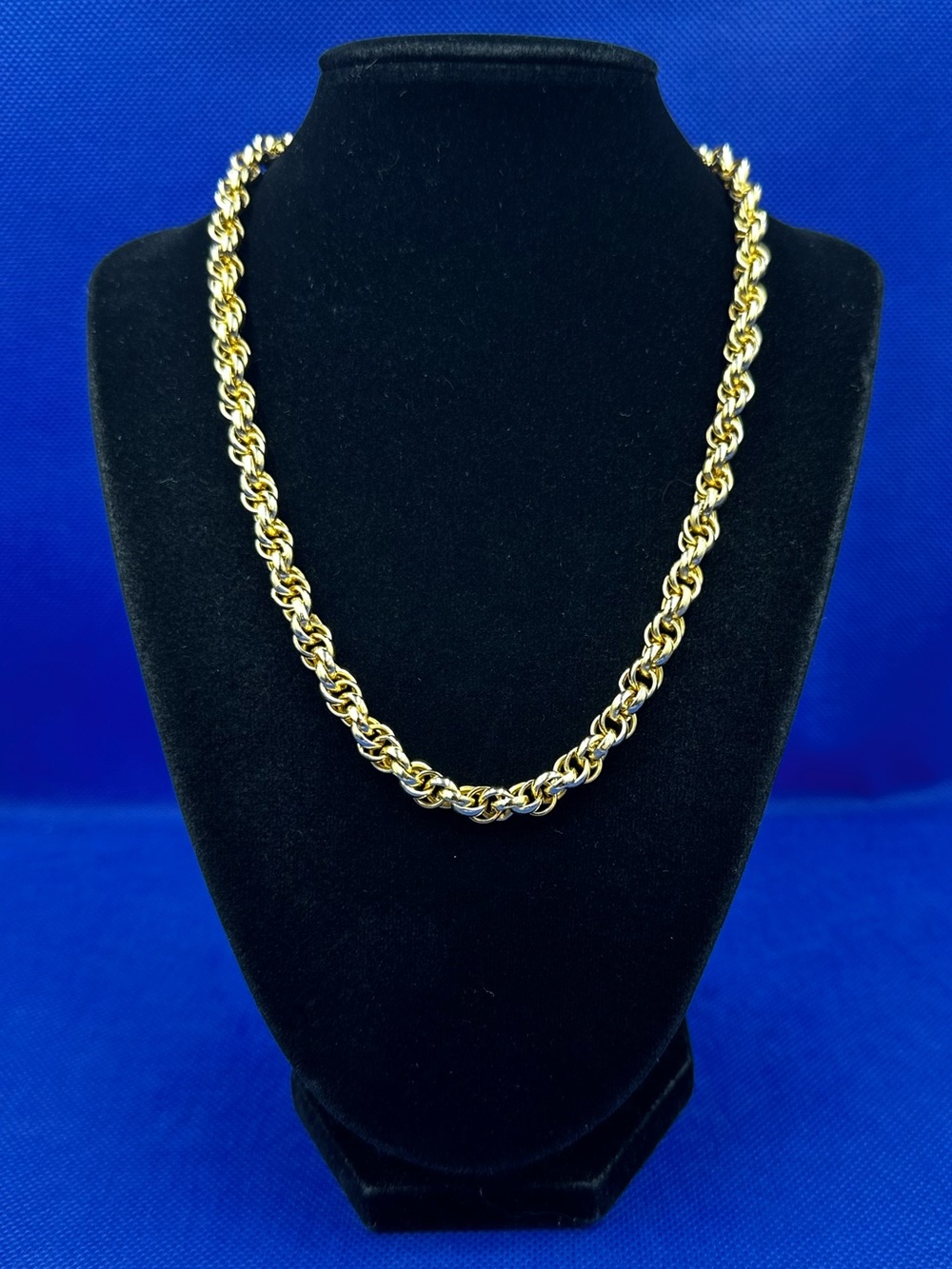 Elegant Gold Tone Rope Chain Necklace